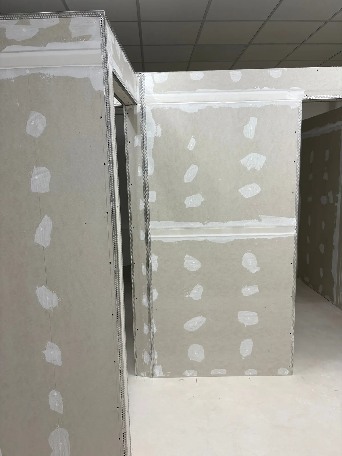 Plasterboard partition wall before finishing